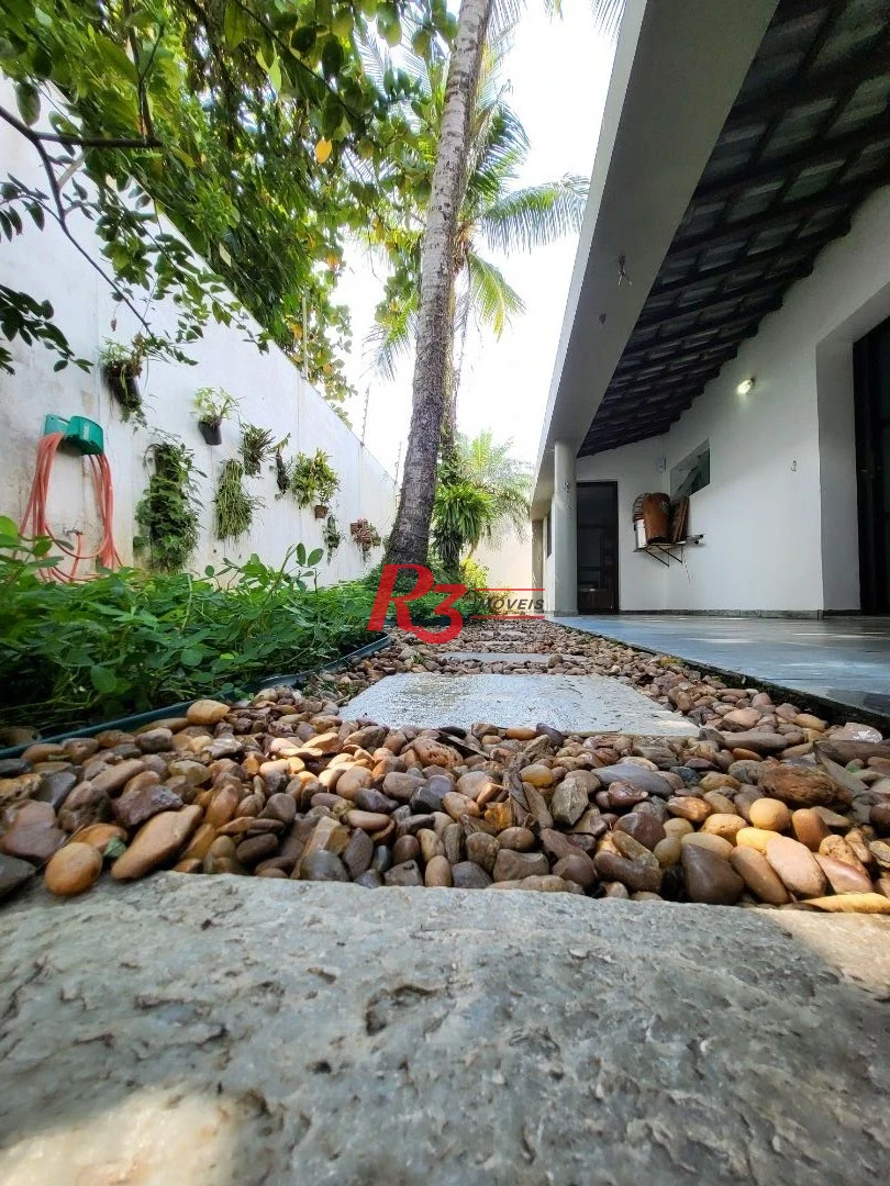 Sobrado com 6 dormitórios à venda, 263 m² - Jardim Virginia - Guarujá/SP