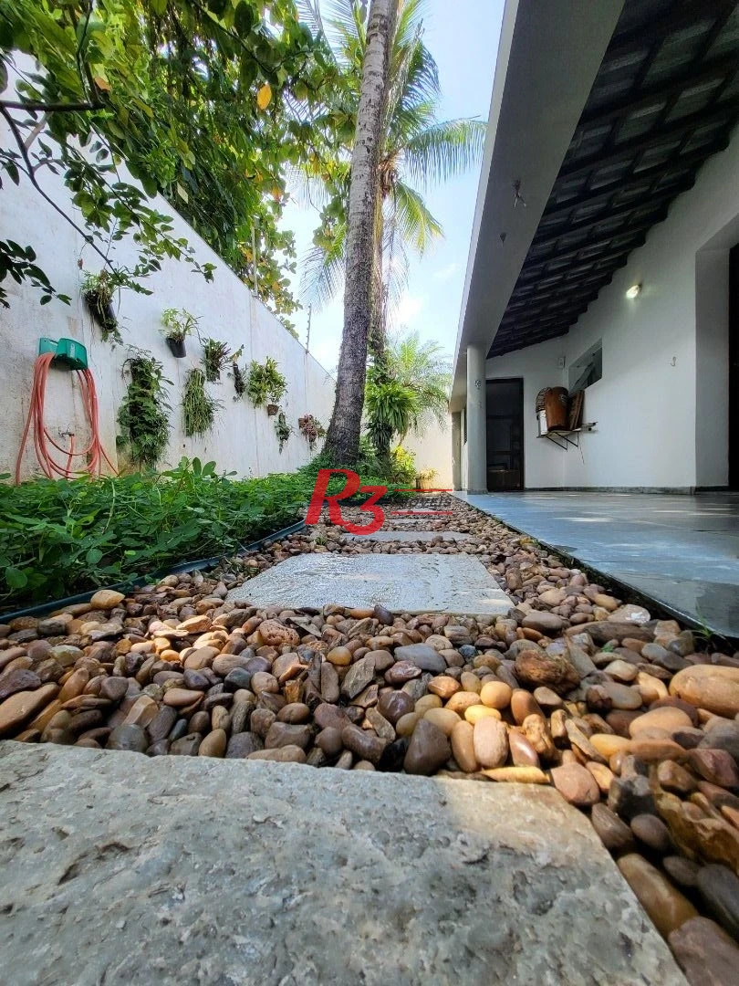 Sobrado com 6 dormitórios à venda, 263 m² - Jardim Virginia - Guarujá/SP