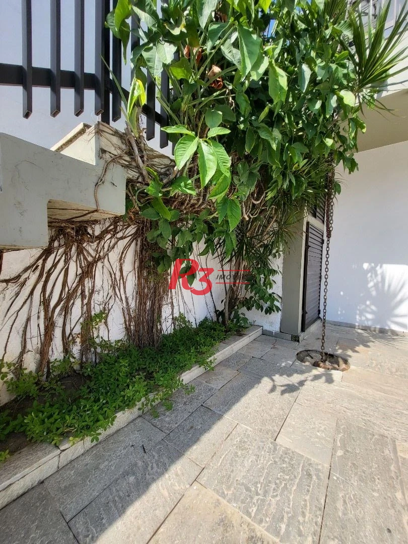 Sobrado com 6 dormitórios à venda, 263 m² - Jardim Virginia - Guarujá/SP