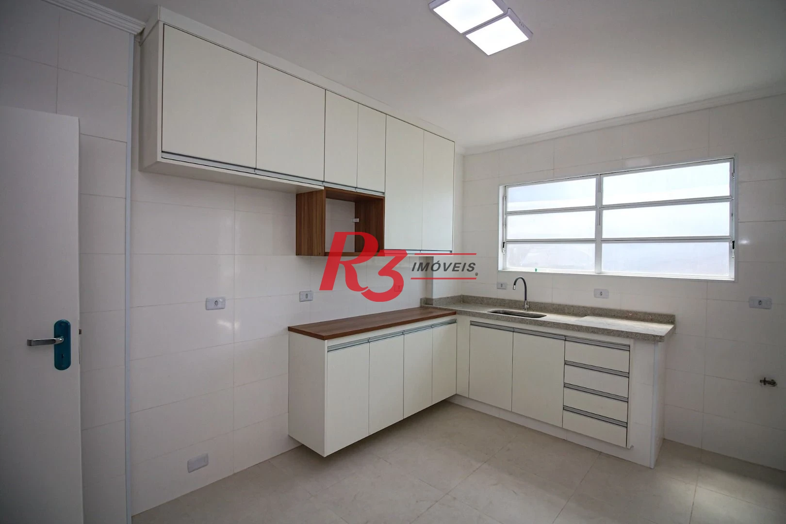Apartamento para alugar, 108 m² por R$ 6.000,00/mês - Boqueirão - Santos/SP