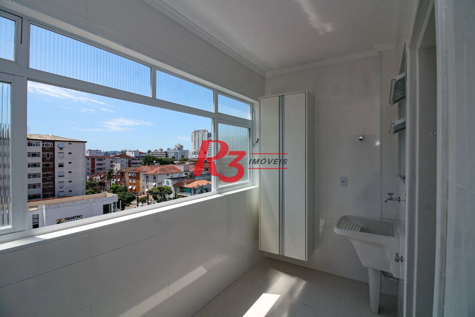 Apartamento para alugar, 108 m² por R$ 6.000,00/mês - Boqueirão - Santos/SP