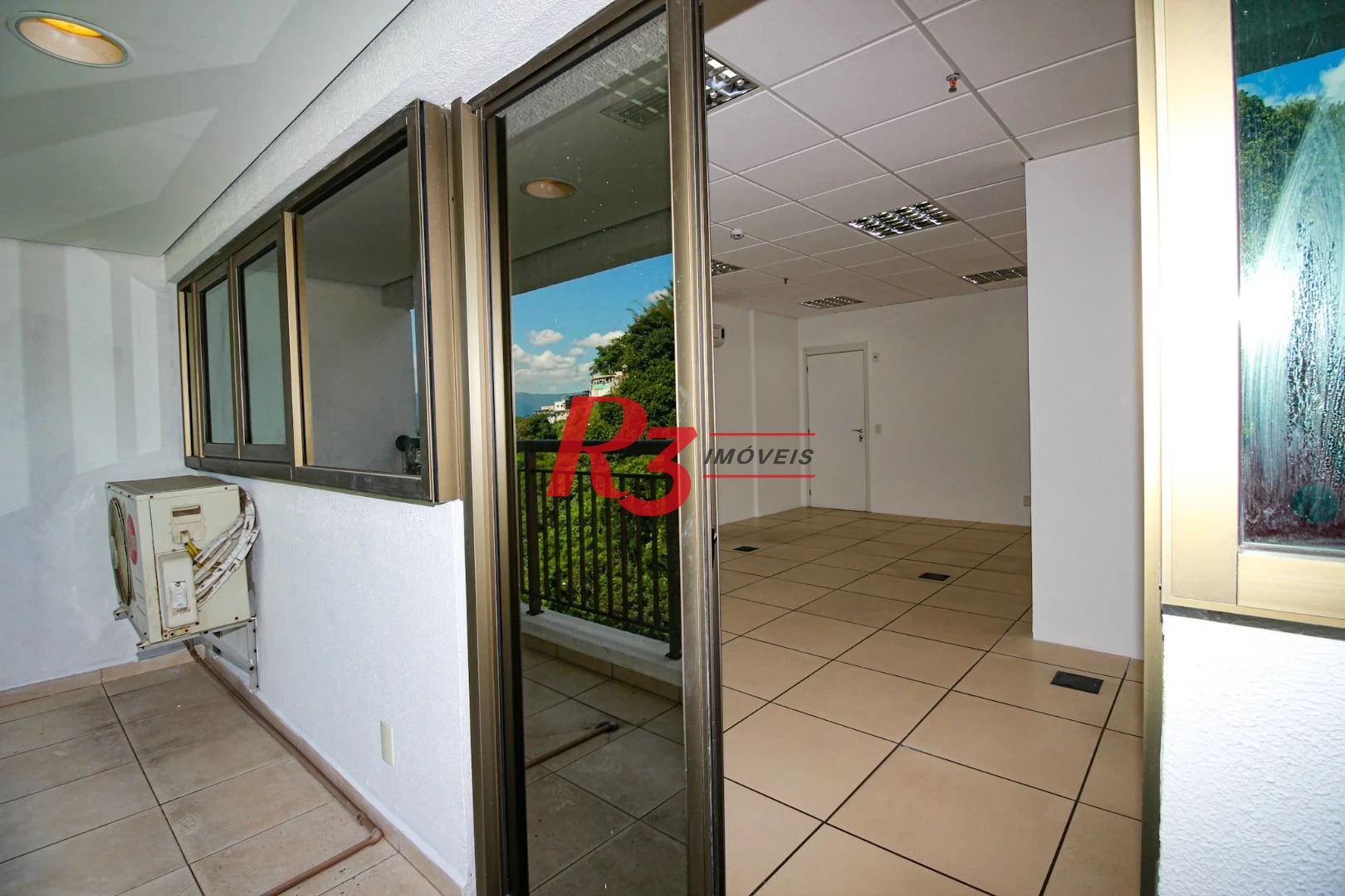 Sala, 43 m² - venda por R$ 280.000,00 ou aluguel por R$ 2.500,00/mês - Valongo - Santos/SP