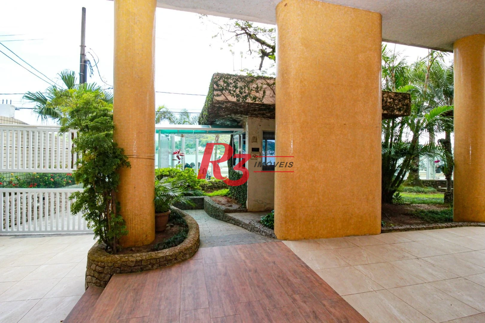 Apartamento com 2 dormitórios à venda, 105 m² - Centro - São Vicente/SP