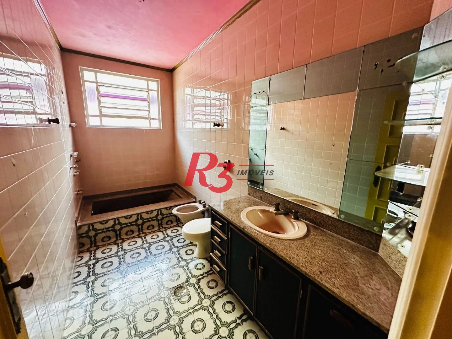 Casa para alugar, 200 m² por R$ 15.670,00/mês - Gonzaga - Santos/SP
