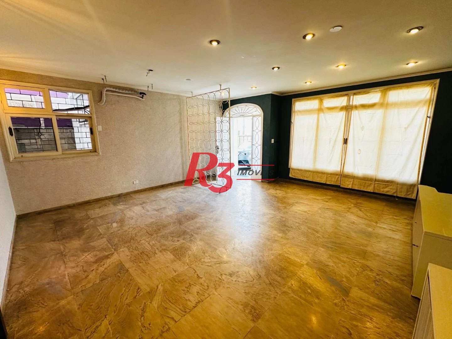 Casa para alugar, 200 m² por R$ 15.670,00/mês - Gonzaga - Santos/SP