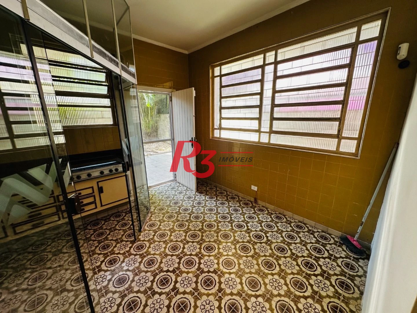 Casa para alugar, 200 m² por R$ 15.670,00/mês - Gonzaga - Santos/SP