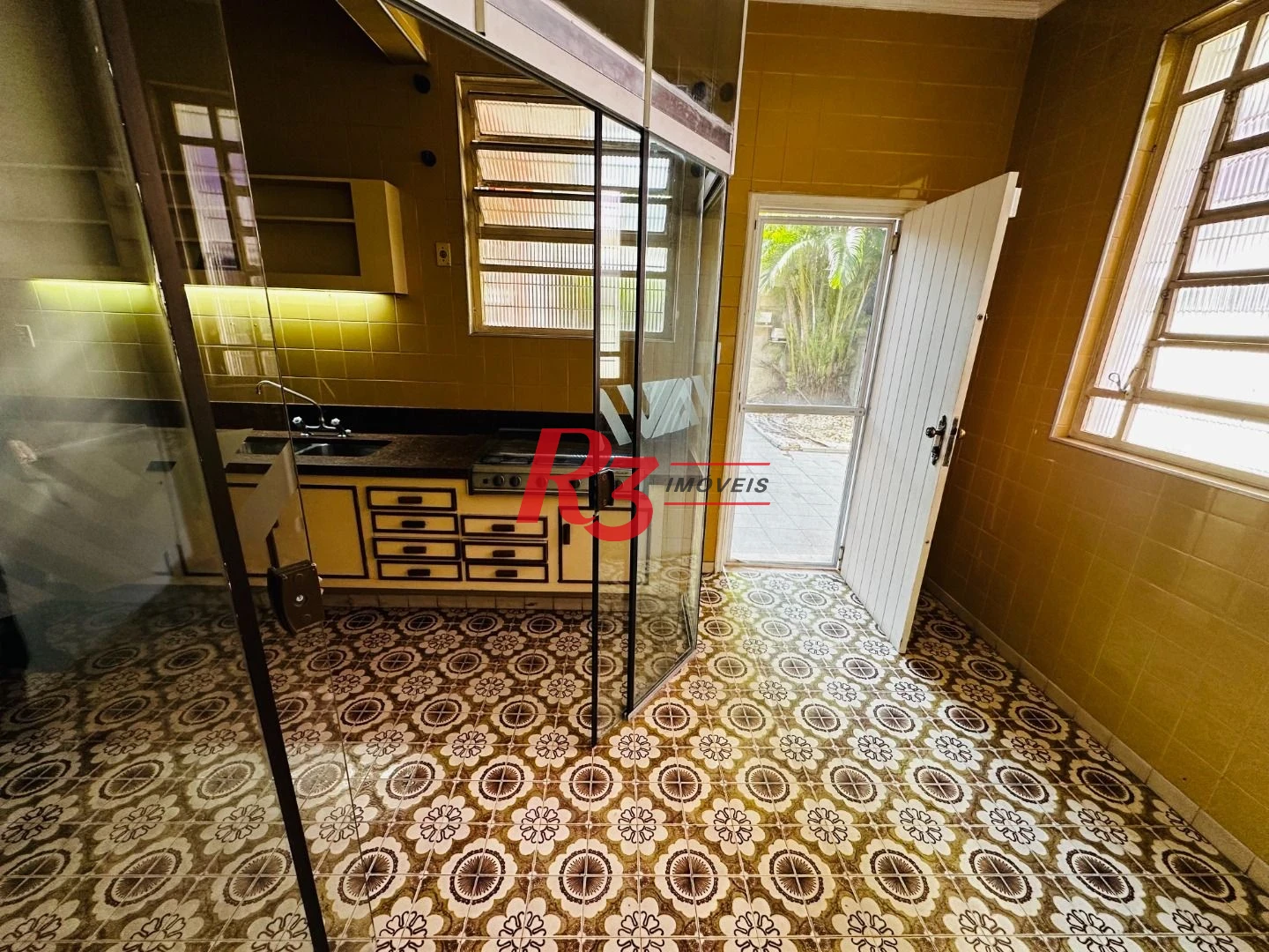 Casa para alugar, 200 m² por R$ 15.670,00/mês - Gonzaga - Santos/SP