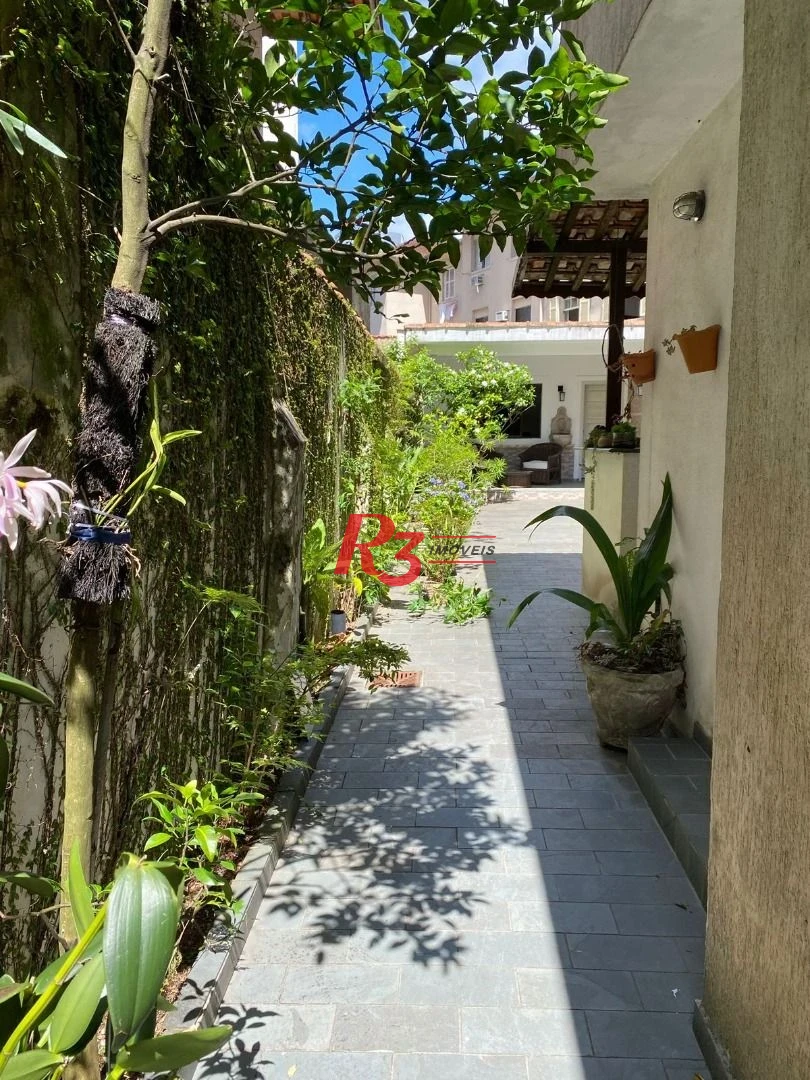 Casa com 4 dormitórios à venda, 250 m² - José Menino - Santos/SP