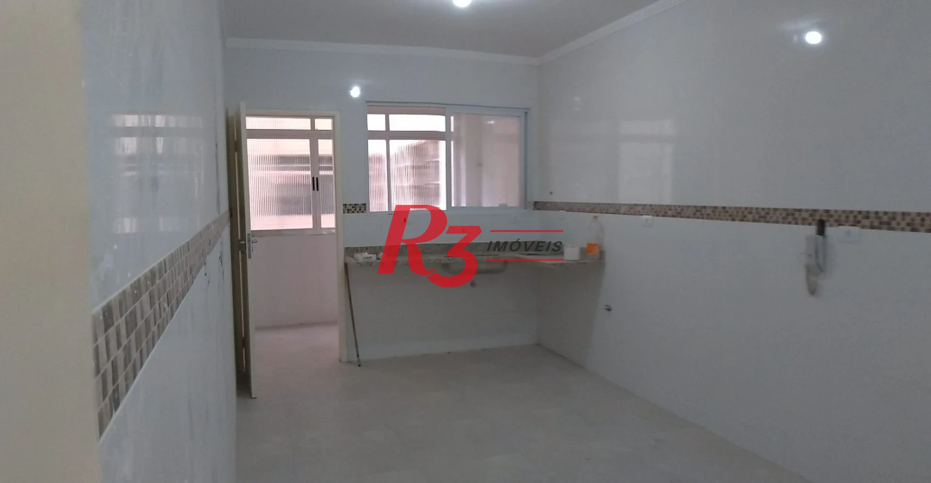 Apartamento com 2 dormitórios à venda, 85 m² por R$ 460.000,00 - Marapé - Santos/SP