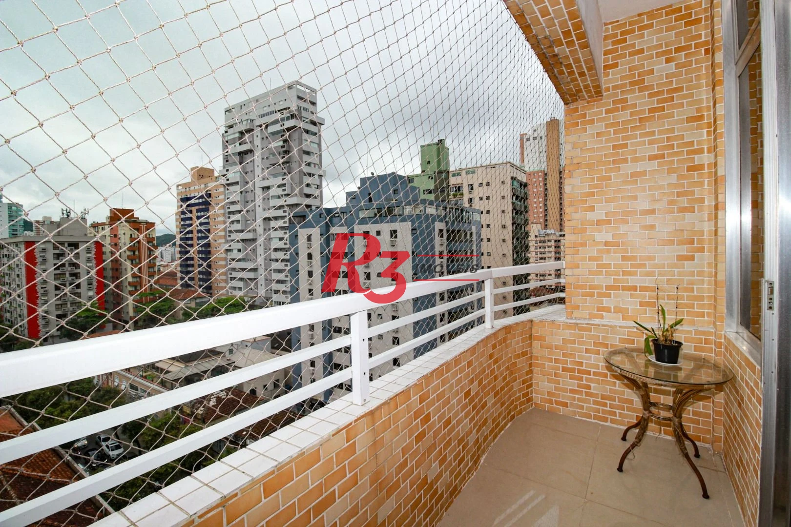 Cobertura com 3 dormitórios à venda, 271 m² por R$ 1.700.000,00 - Gonzaga - Santos/SP
