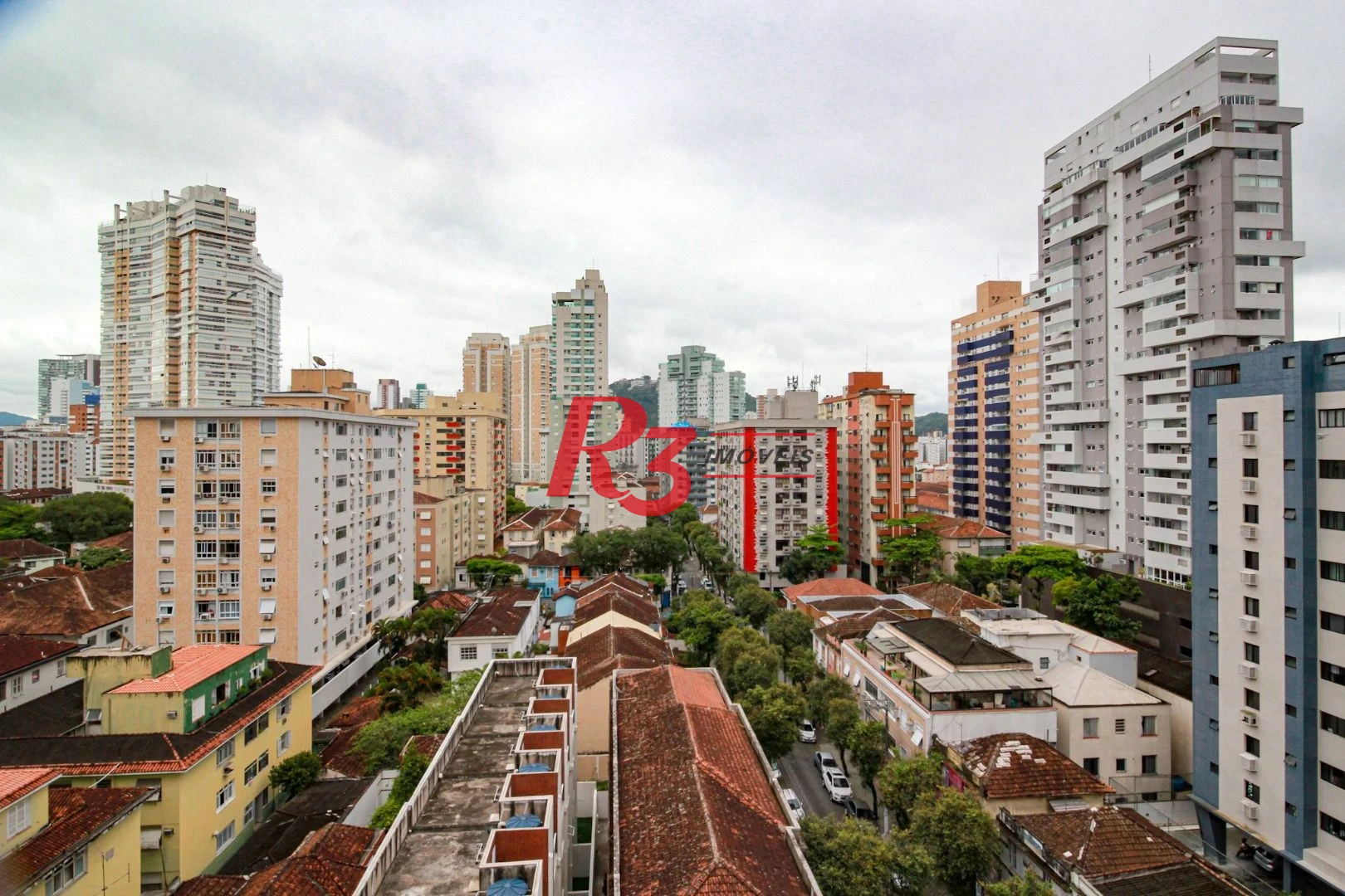Cobertura com 3 dormitórios à venda, 271 m² por R$ 1.700.000,00 - Gonzaga - Santos/SP