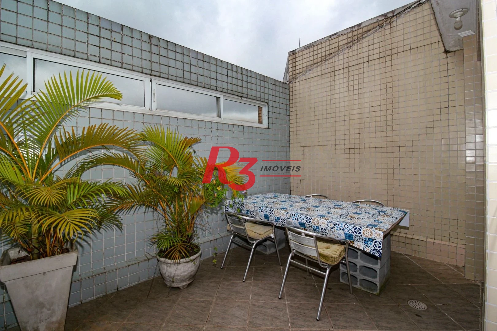 Cobertura com 3 dormitórios à venda, 271 m² por R$ 1.700.000,00 - Gonzaga - Santos/SP