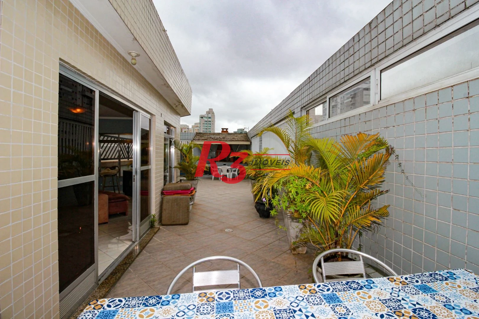 Cobertura com 3 dormitórios à venda, 271 m² por R$ 1.700.000,00 - Gonzaga - Santos/SP