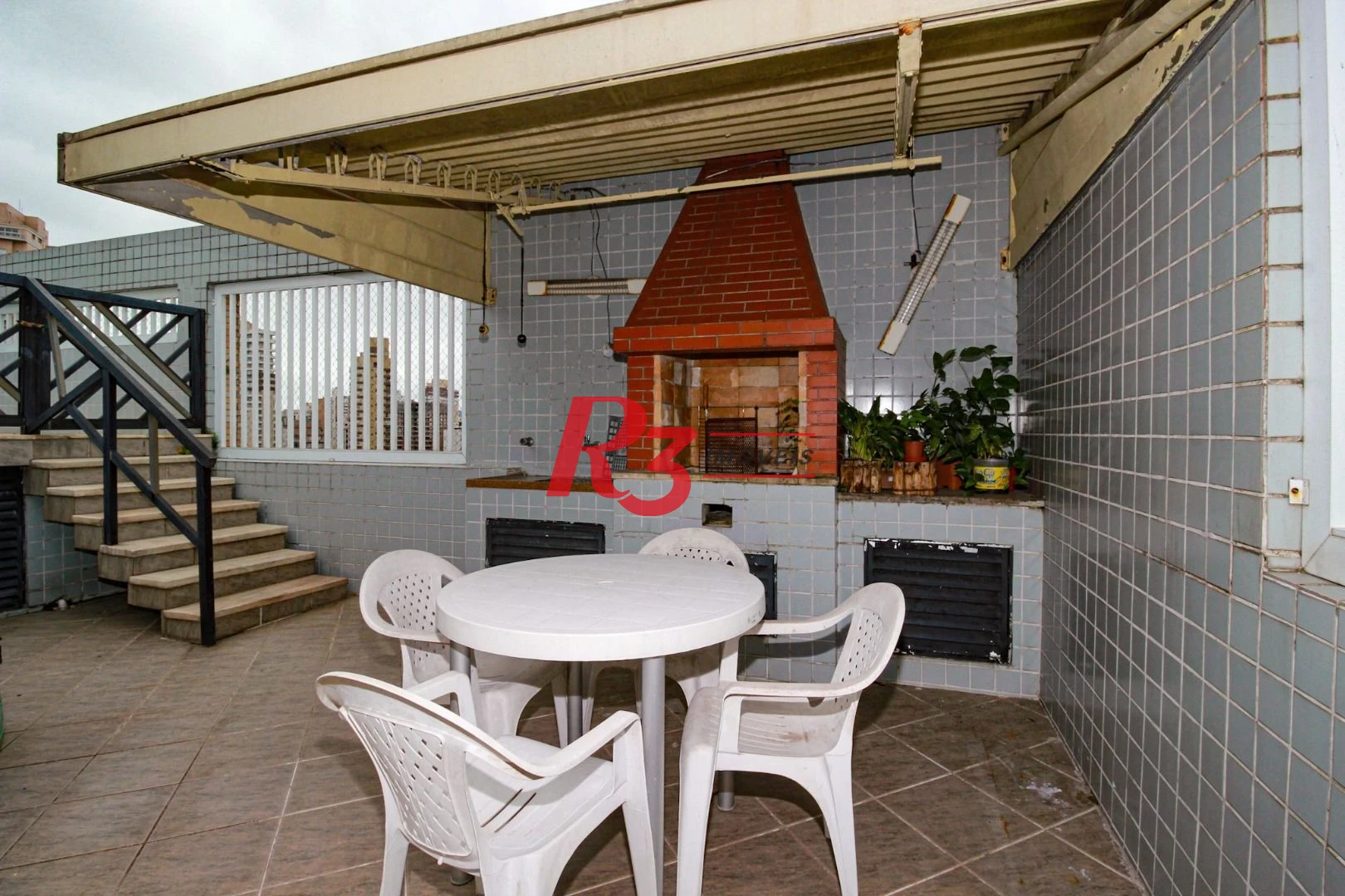 Cobertura com 3 dormitórios à venda, 271 m² por R$ 1.700.000,00 - Gonzaga - Santos/SP