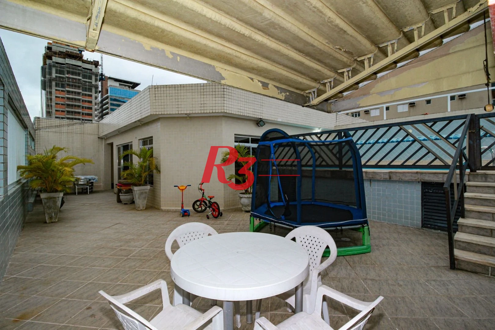 Cobertura com 3 dormitórios à venda, 271 m² por R$ 1.700.000,00 - Gonzaga - Santos/SP