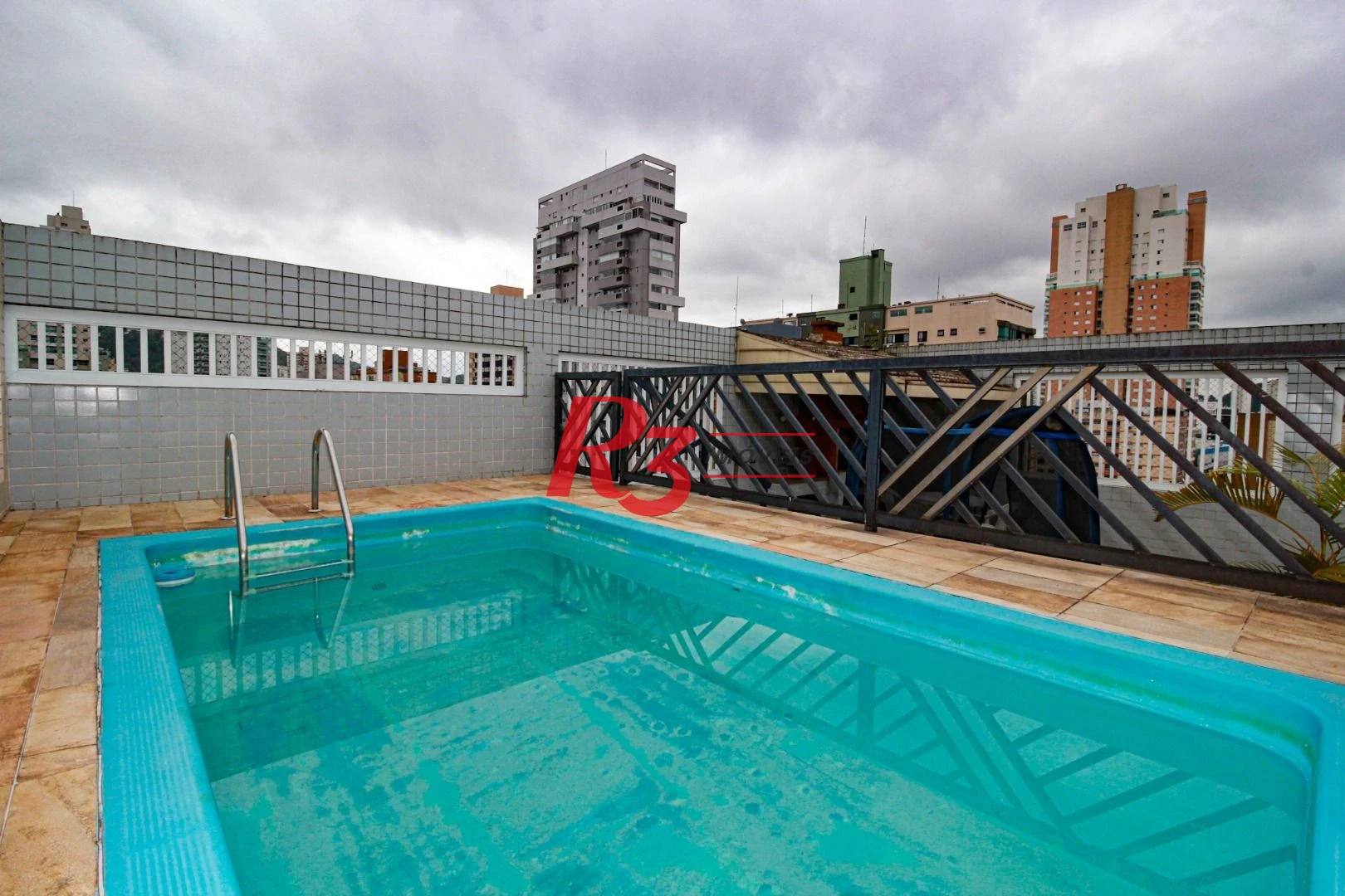Cobertura com 3 dormitórios à venda, 271 m² por R$ 1.700.000,00 - Gonzaga - Santos/SP
