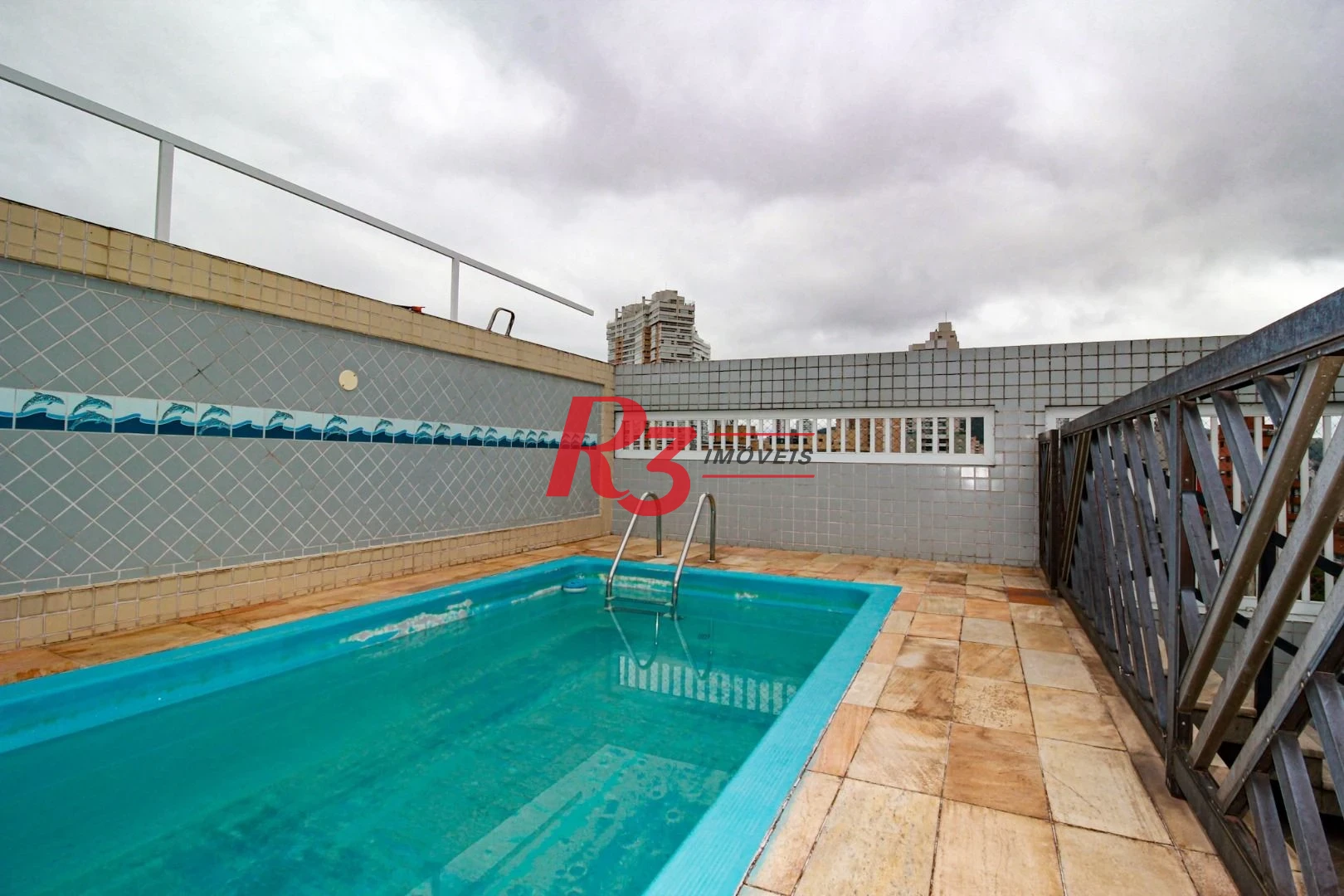 Cobertura com 3 dormitórios à venda, 271 m² por R$ 1.700.000,00 - Gonzaga - Santos/SP