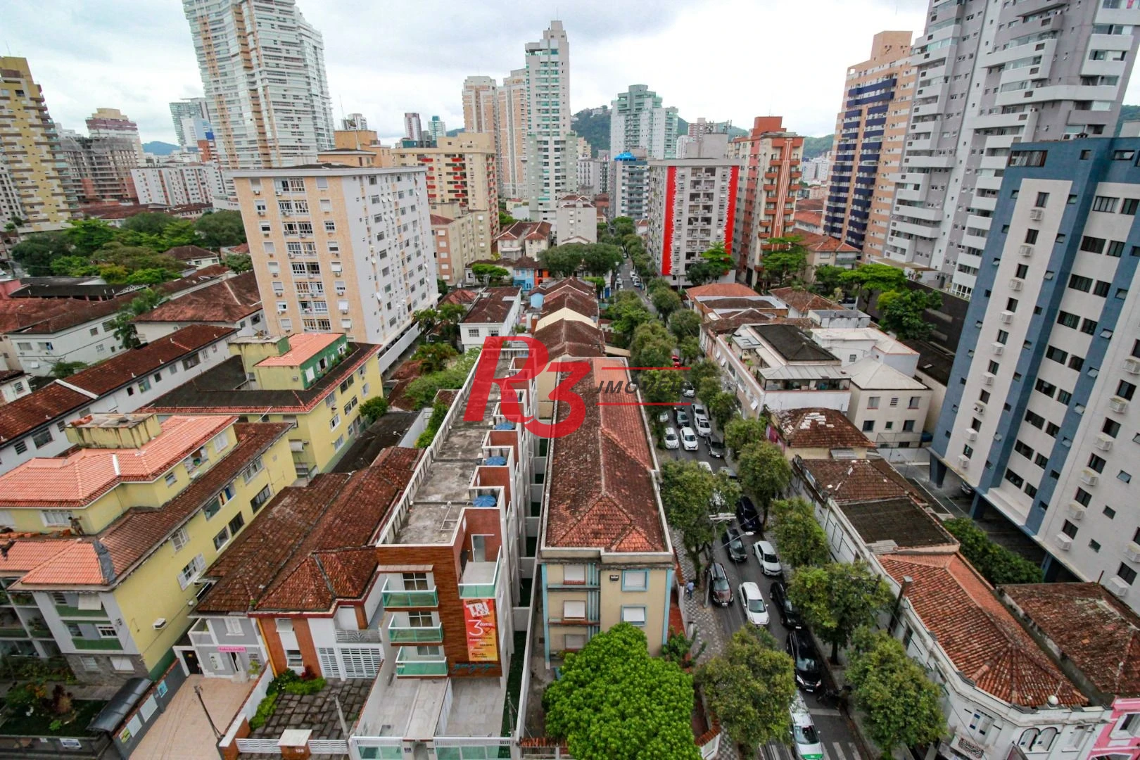 Cobertura com 3 dormitórios à venda, 271 m² por R$ 1.700.000,00 - Gonzaga - Santos/SP