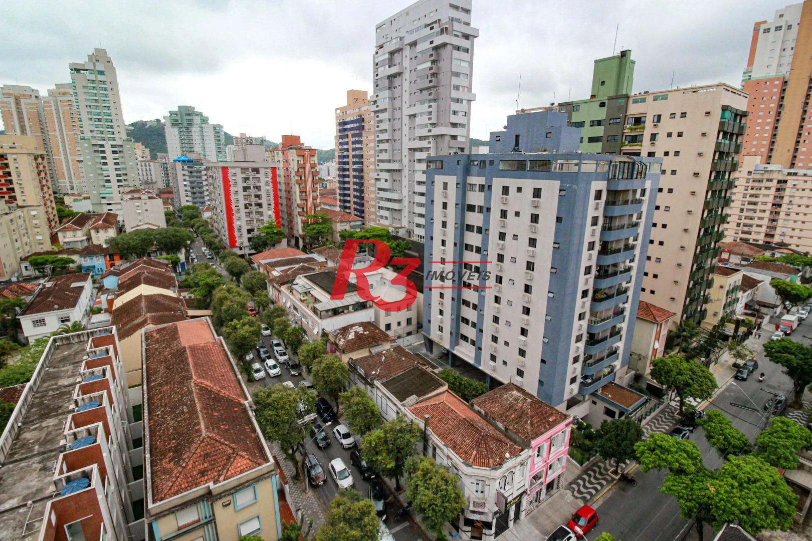 Cobertura com 3 dormitórios à venda, 271 m² por R$ 1.700.000,00 - Gonzaga - Santos/SP