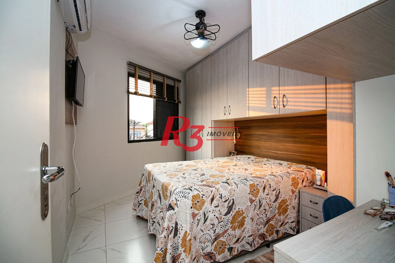 Apartamento com 2 dormitórios c Garagem demarcada , 77 m² por R$ 520.000