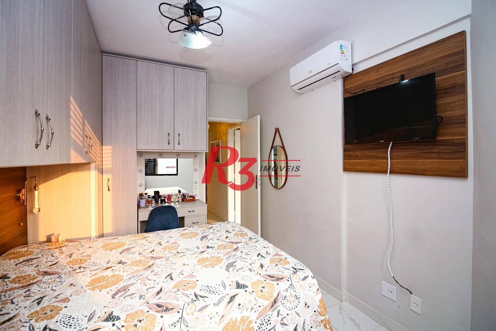 Apartamento com 2 dormitórios c Garagem demarcada , 77 m² por R$ 520.000