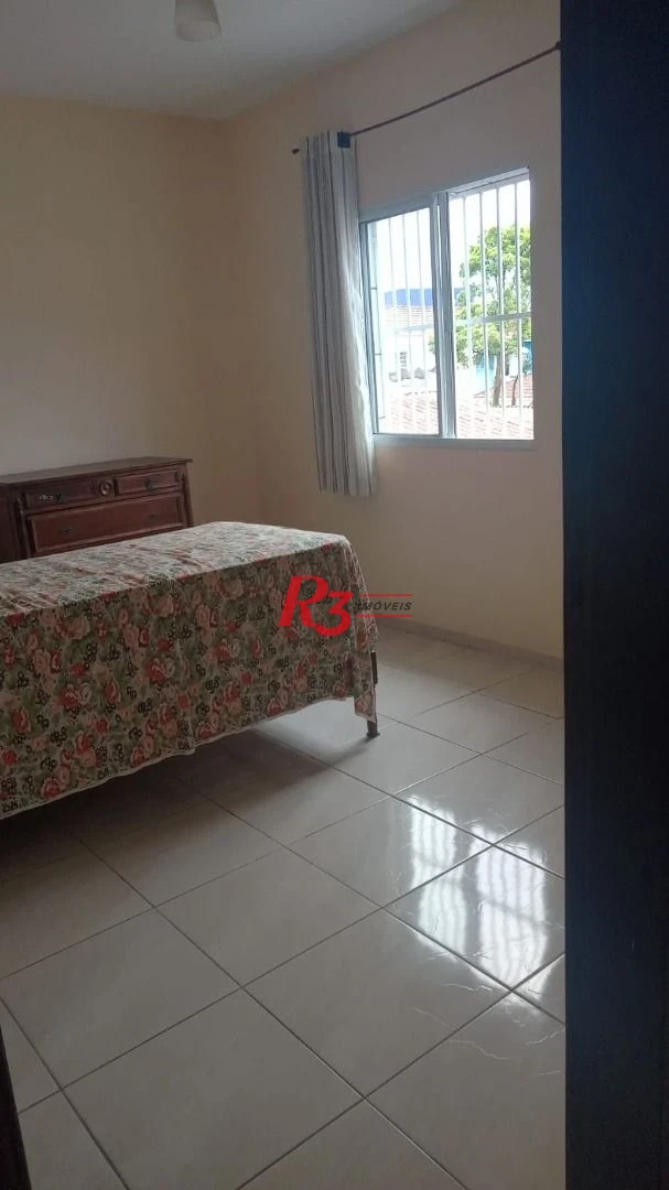 Sobrado com 3 dormitórios à venda na Vila São Jorge em Santos.