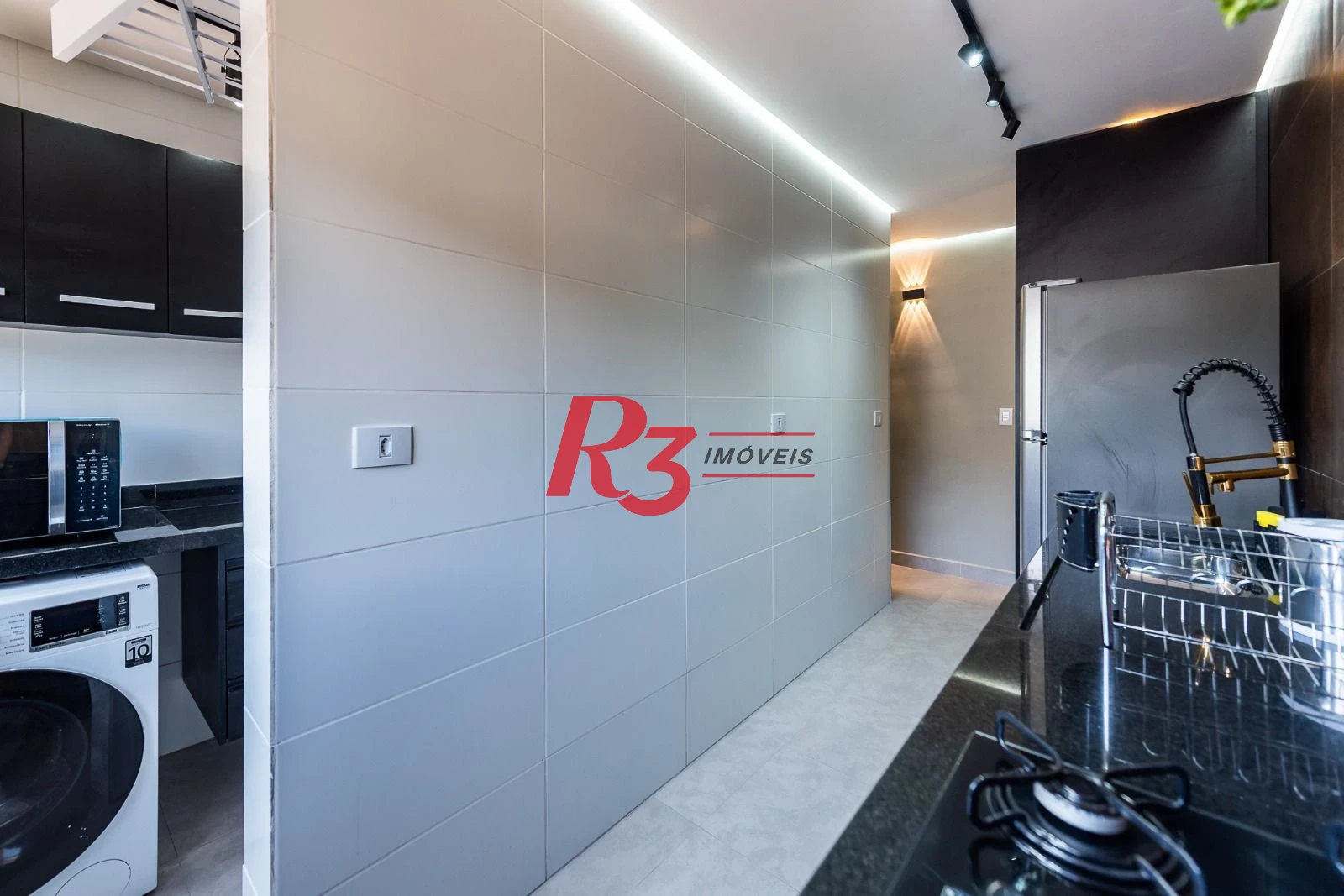 Apartamento com 2 dormitórios à venda, 70 m² por R$ 650.000,00 - Vila Belmiro - Santos/SP
