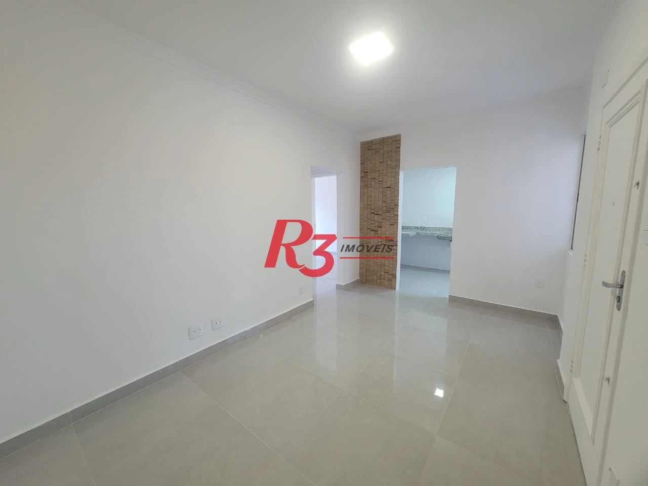 Apartamento com 2 dormitórios à venda, 70 m² por R$ 439.000,00 - Gonzaga - Santos/SP