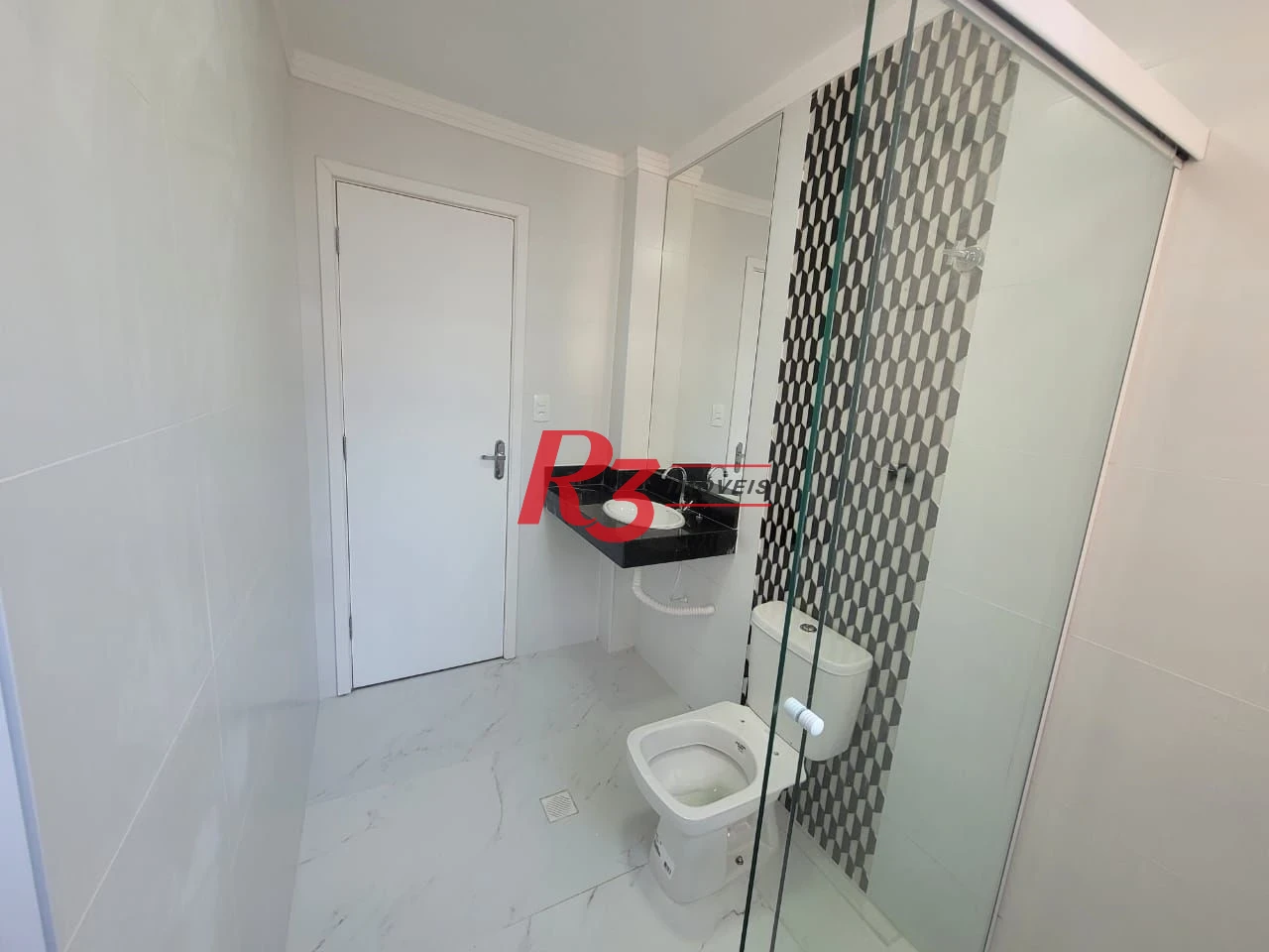 Apartamento com 2 dormitórios à venda, 70 m² por R$ 439.000,00 - Gonzaga - Santos/SP