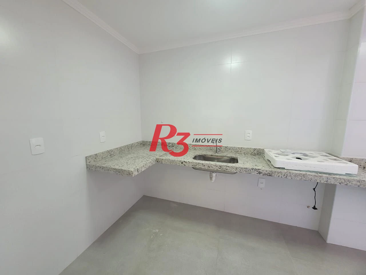 Apartamento com 2 dormitórios à venda, 70 m² por R$ 439.000,00 - Gonzaga - Santos/SP