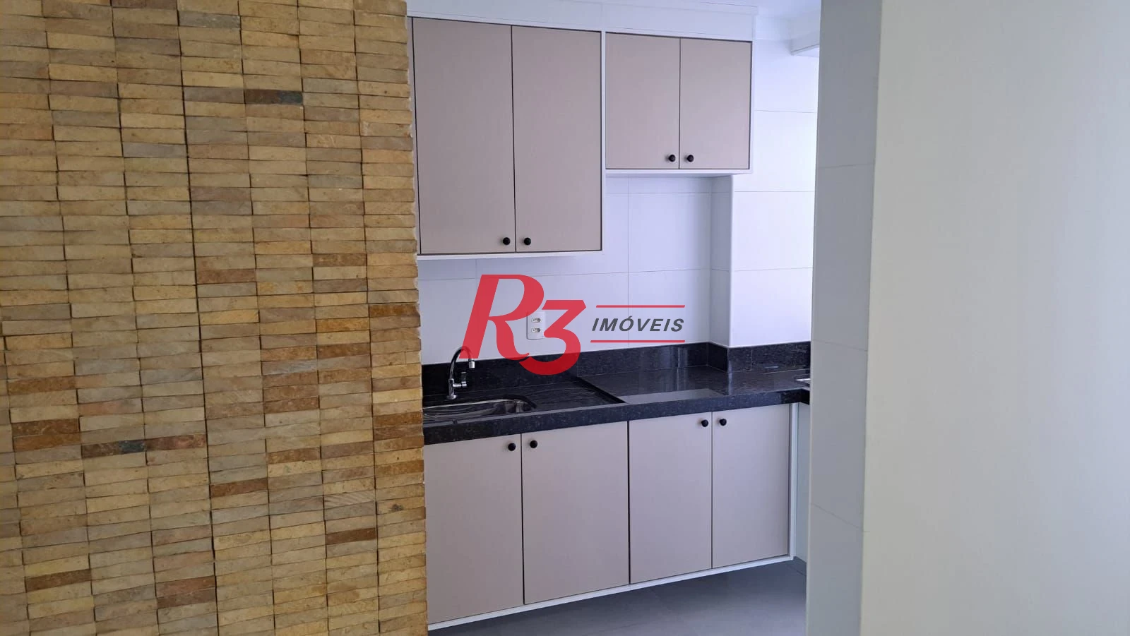 APARTAMENTO PARA LOCAÇÃO NO GONZAGA – SANTOS