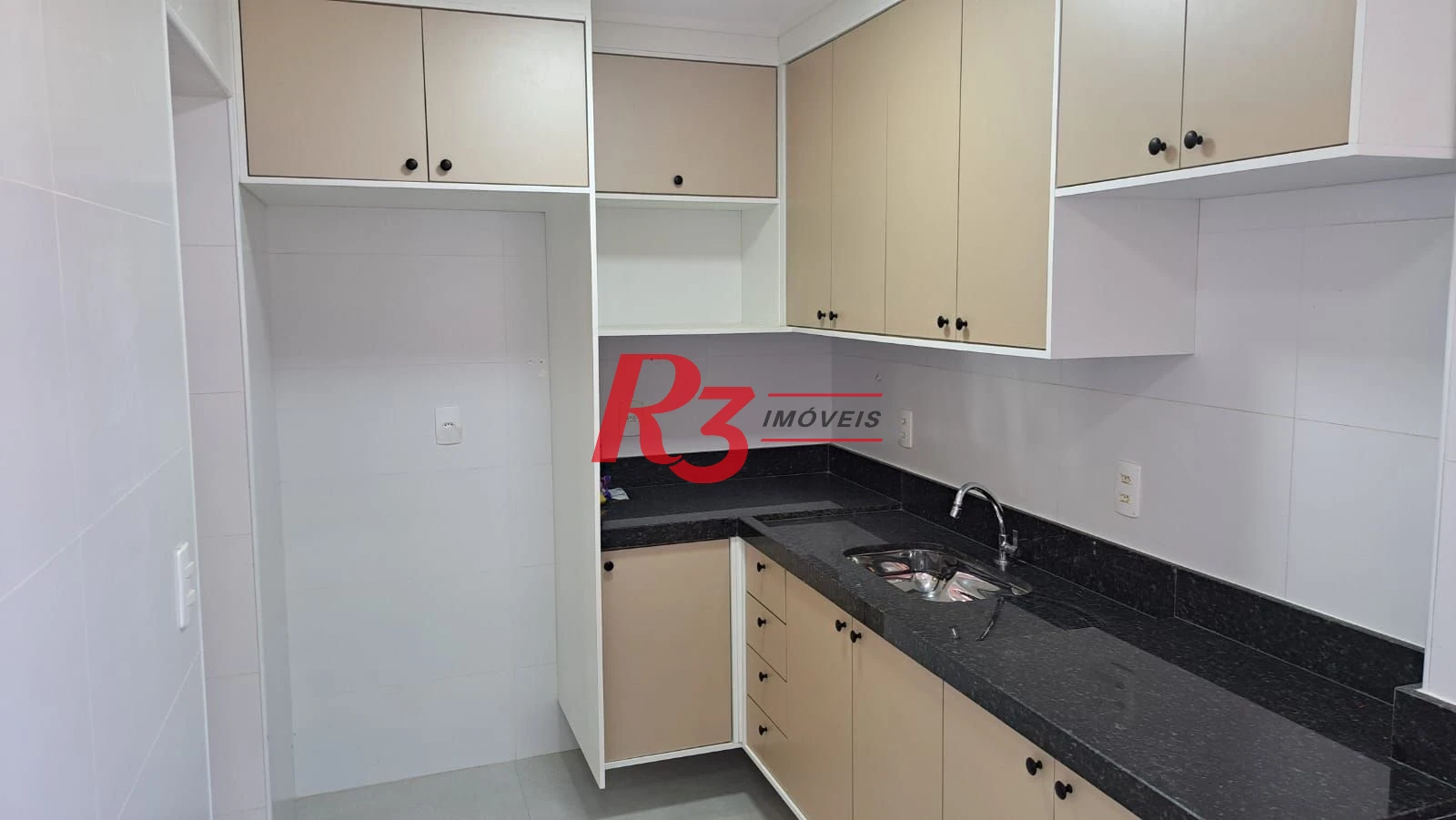APARTAMENTO PARA LOCAÇÃO NO GONZAGA – SANTOS
