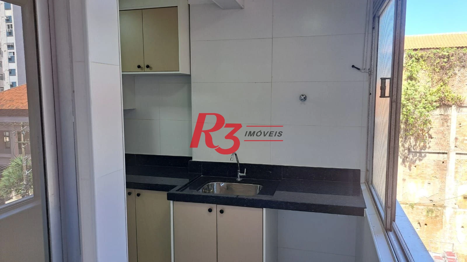 APARTAMENTO PARA LOCAÇÃO NO GONZAGA – SANTOS