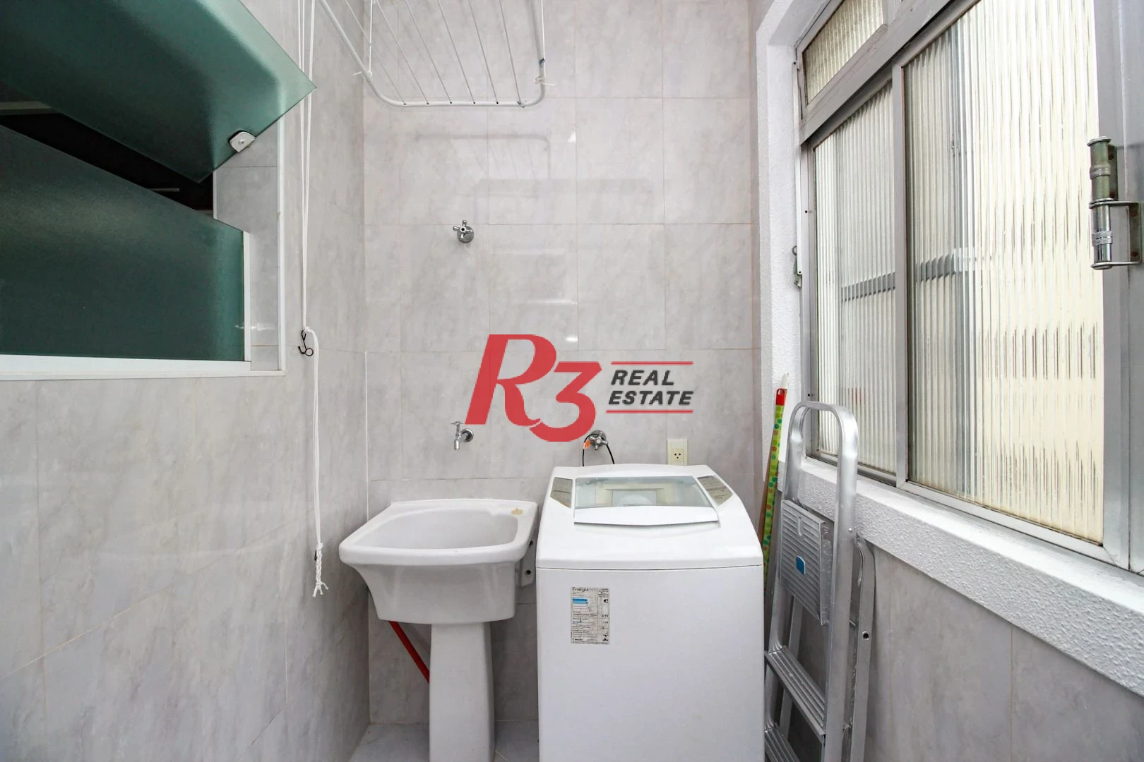 Apartamento com 1 dormitório para alugar, 60 m² - Boqueirão - Santos/SP