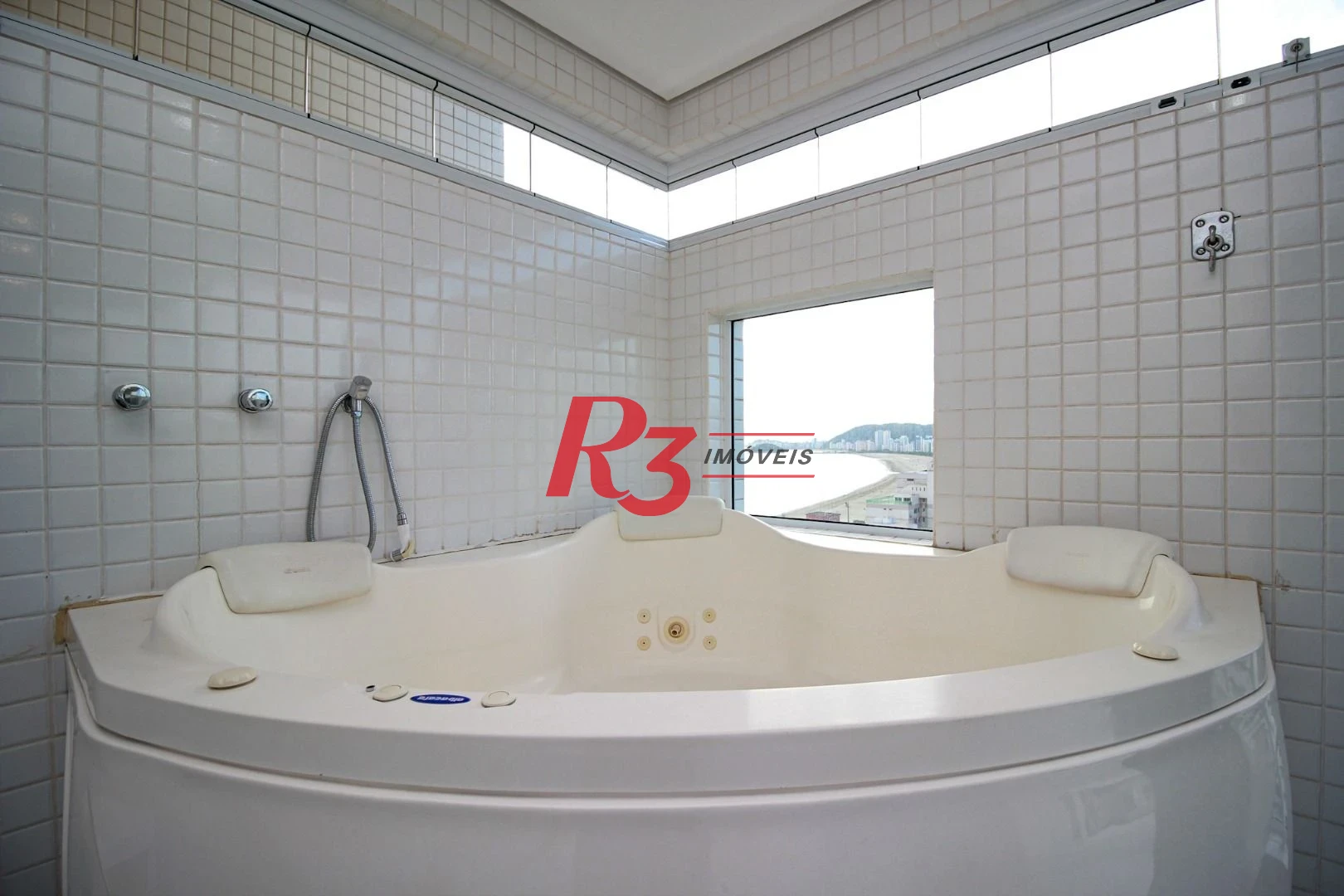 Apartamento com 3 dormitórios para alugar, 134 m² por R$ 11.500,00/mês - Embaré - Santos/SP