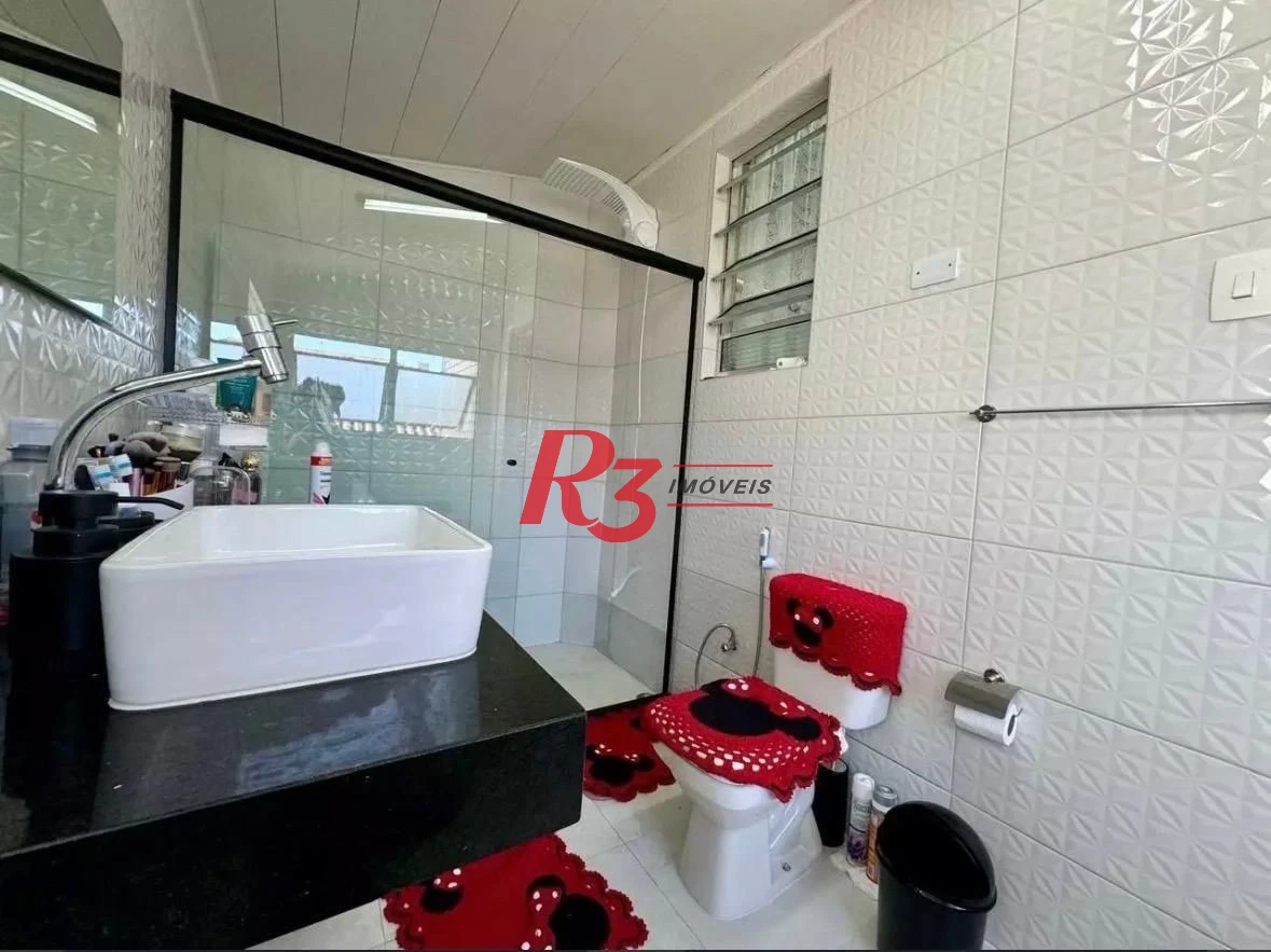 Sobrado com 3 dormitórios à venda, 126 m² por R$ 860.000,00 - Vila Belmiro - Santos/SP