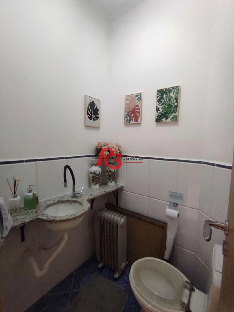 Sobrado com 3 dormitórios à venda, 130 m² por R$ 1.100.000,00 - Marapé - Santos/SP
