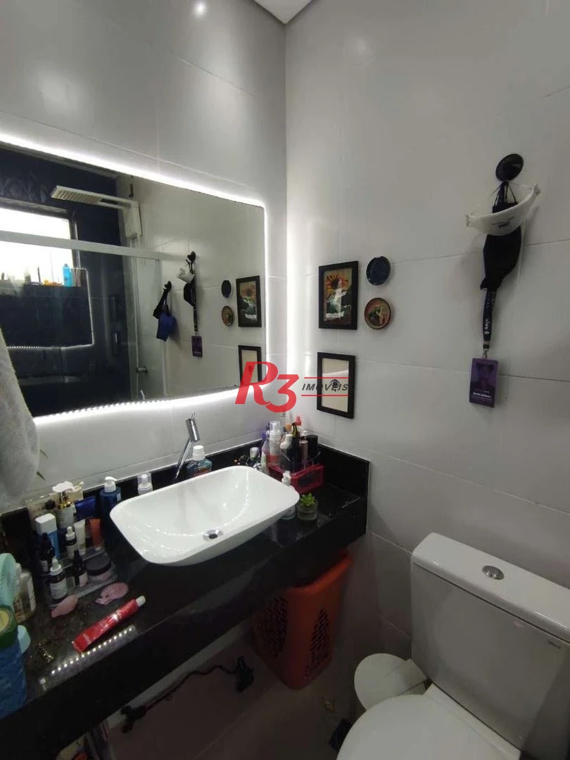 Sobrado com 3 dormitórios à venda, 130 m² por R$ 1.100.000,00 - Marapé - Santos/SP