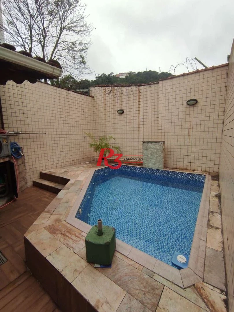 Sobrado com 3 dormitórios à venda, 130 m² por R$ 1.100.000,00 - Marapé - Santos/SP