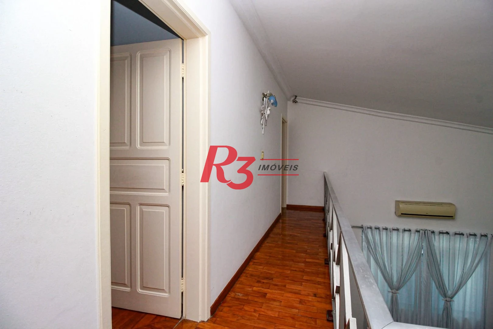 Casa com 4 dormitórios à venda, 575 m² - Encruzilhada - Santos/SP