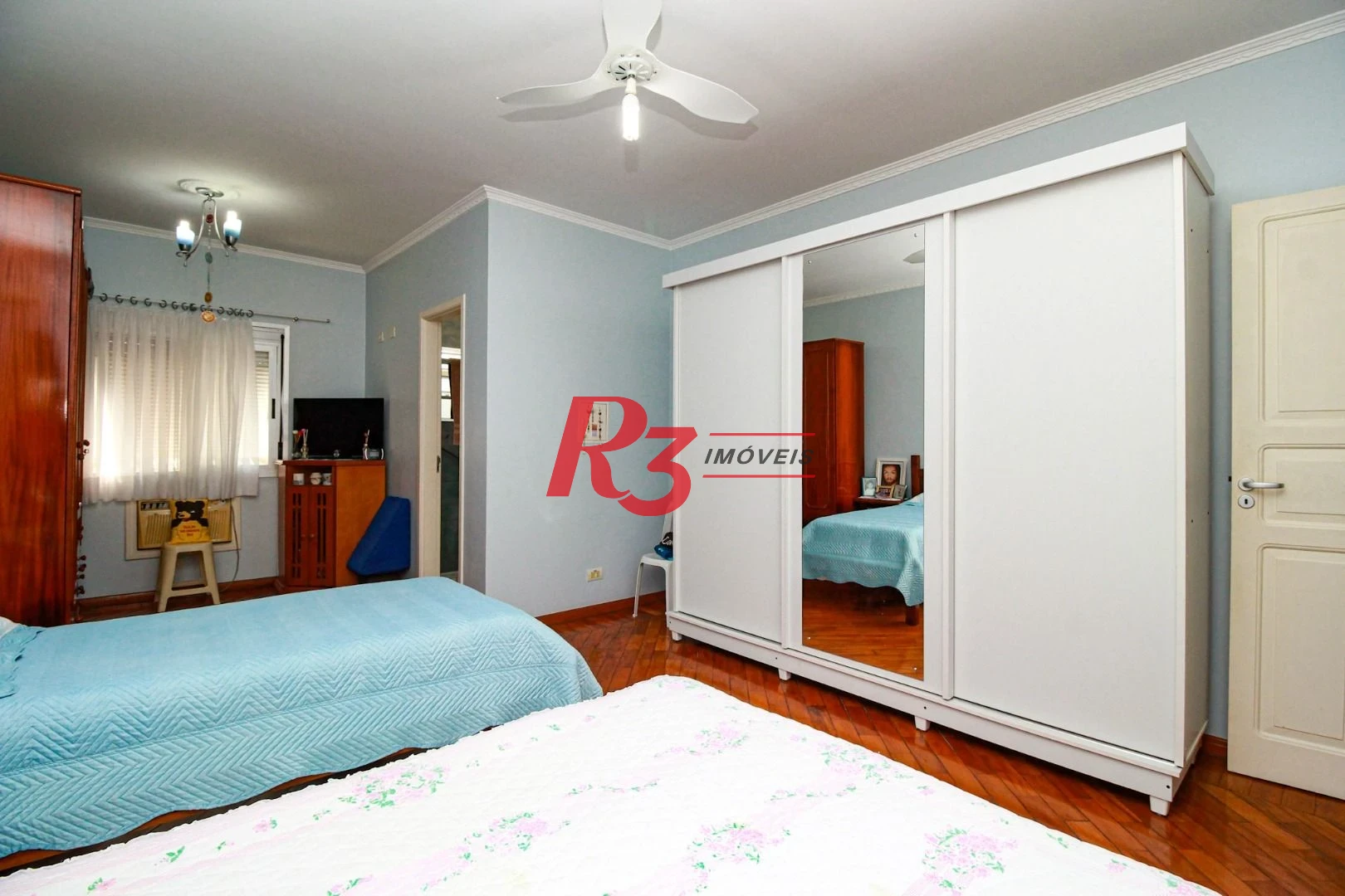 Casa com 4 dormitórios à venda, 575 m² - Encruzilhada - Santos/SP