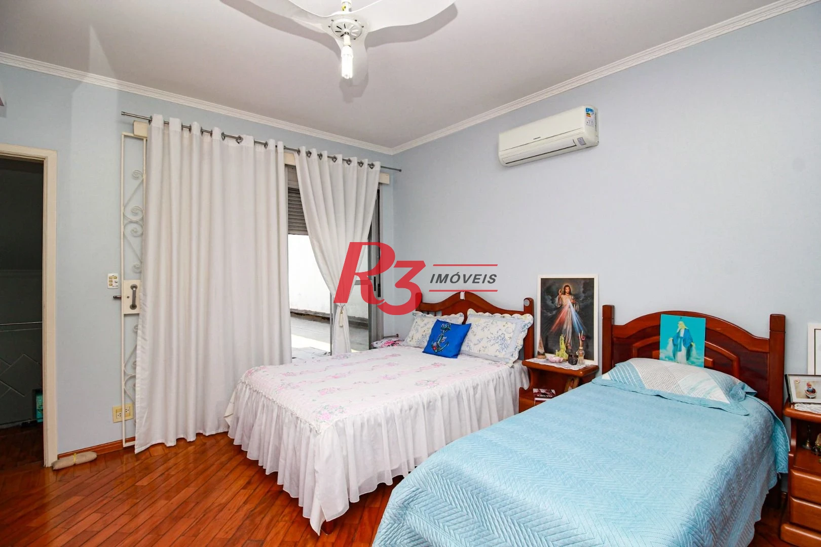 Casa com 4 dormitórios à venda, 575 m² - Encruzilhada - Santos/SP