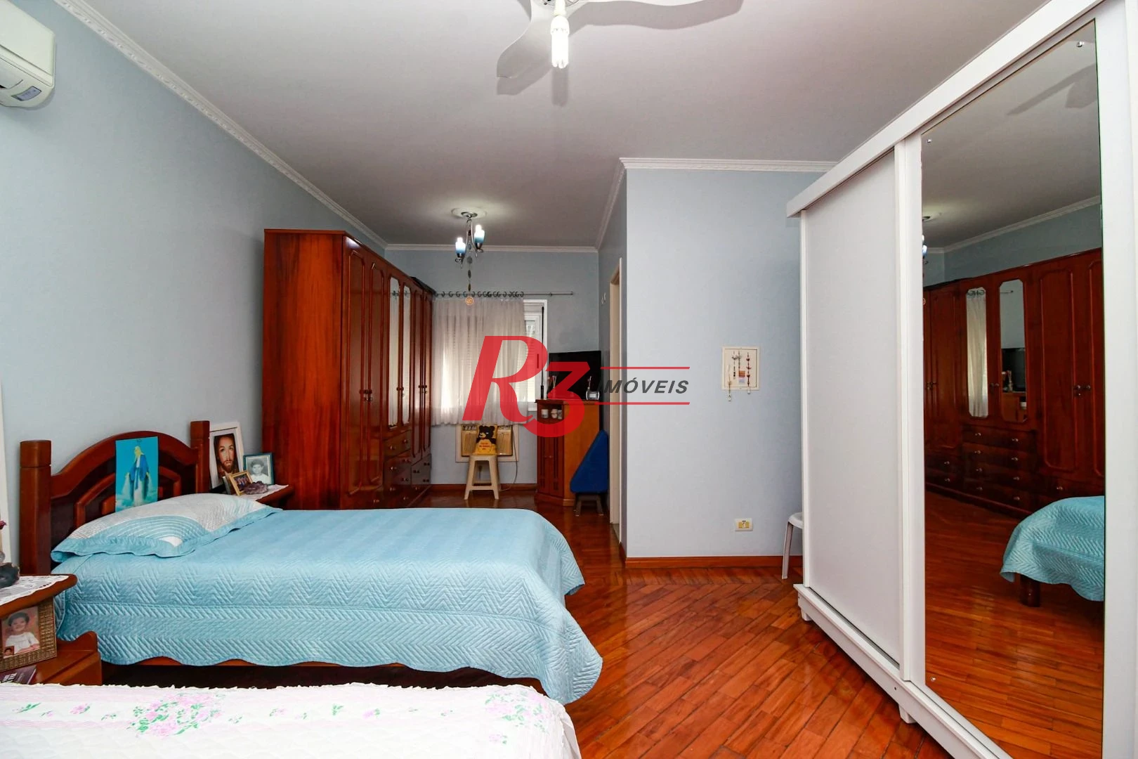 Casa com 4 dormitórios à venda, 575 m² - Encruzilhada - Santos/SP