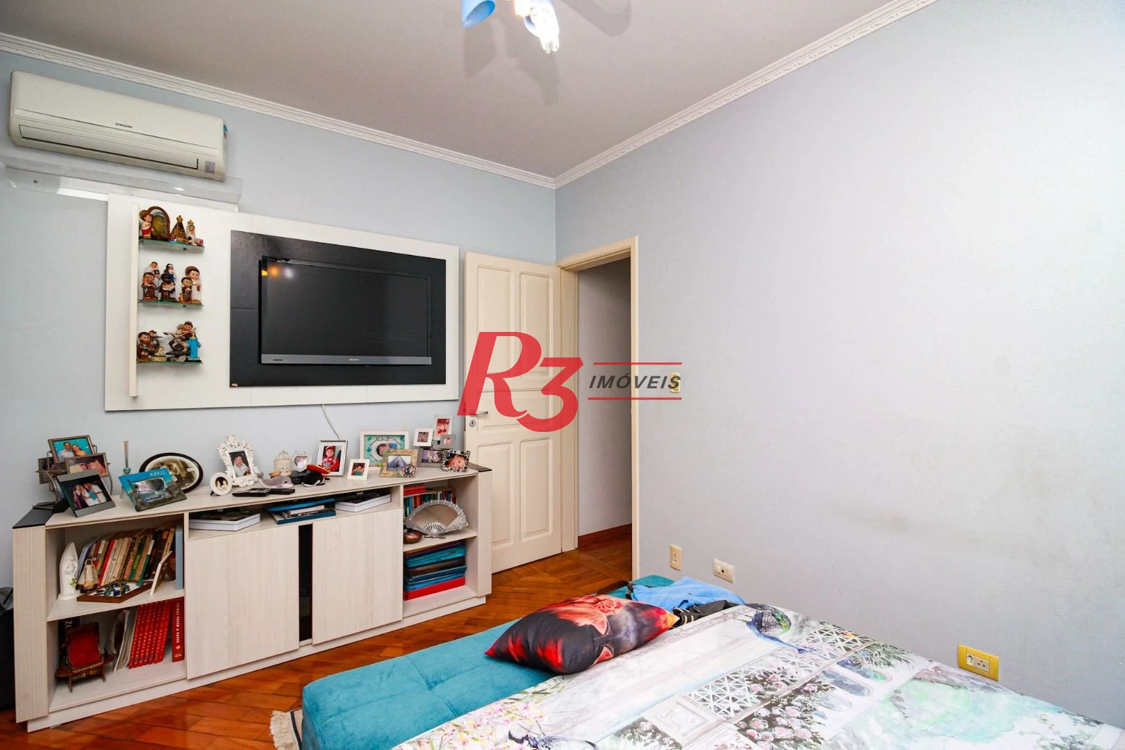 Casa com 4 dormitórios à venda, 575 m² - Encruzilhada - Santos/SP