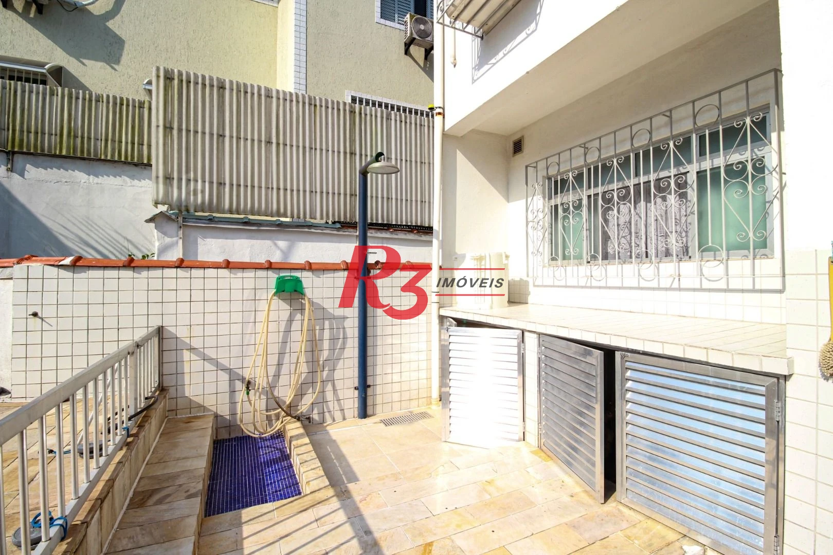 Casa com 4 dormitórios à venda, 575 m² - Encruzilhada - Santos/SP