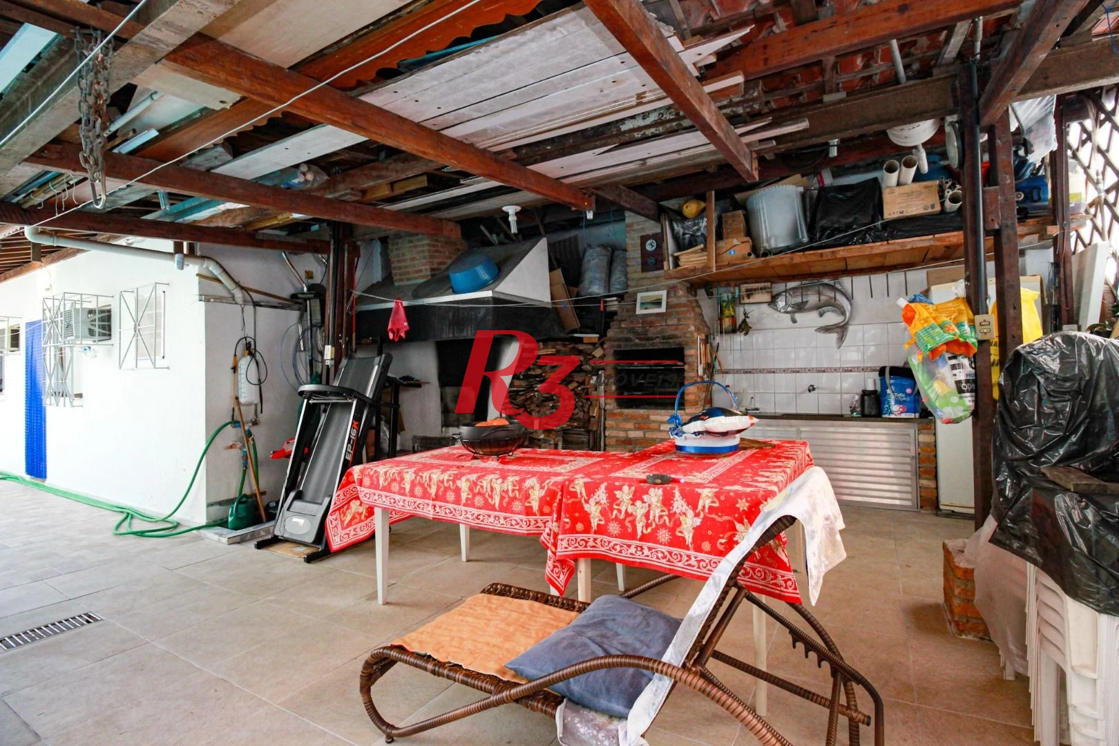 Casa com 4 dormitórios à venda, 575 m² - Encruzilhada - Santos/SP