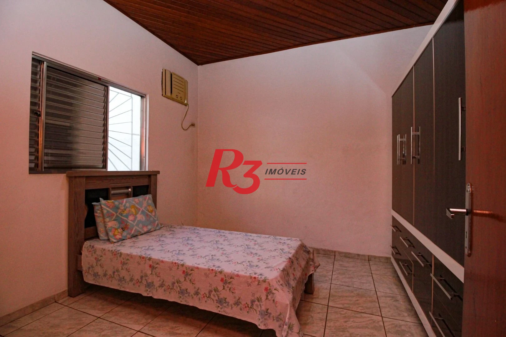 Casa com 4 dormitórios à venda, 575 m² - Encruzilhada - Santos/SP