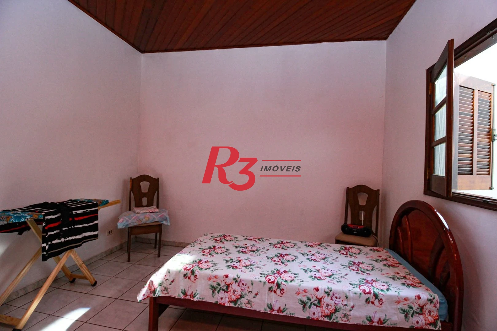 Casa com 4 dormitórios à venda, 575 m² - Encruzilhada - Santos/SP