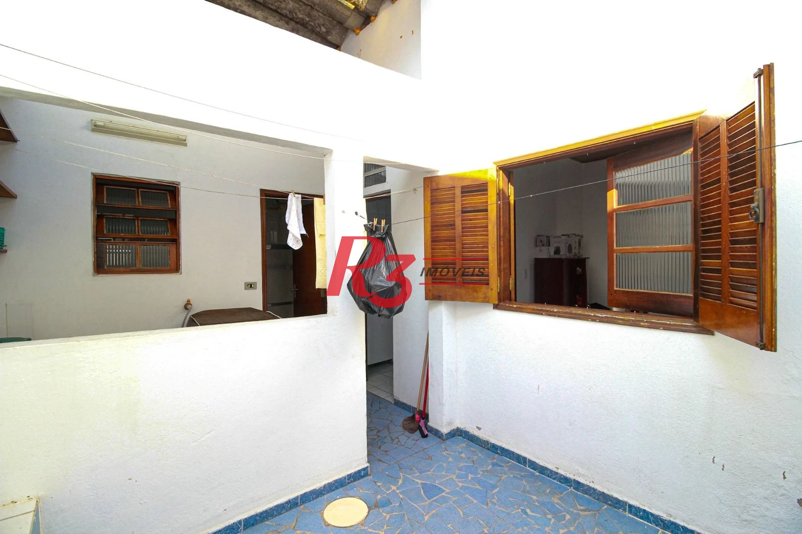 Casa com 4 dormitórios à venda, 575 m² - Encruzilhada - Santos/SP