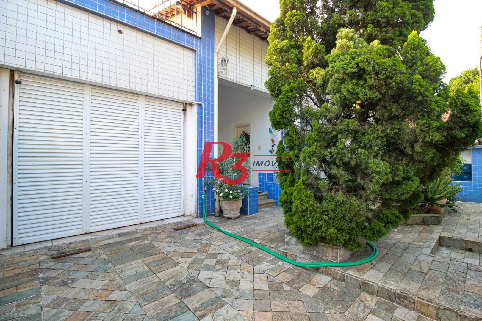 Casa com 4 dormitórios à venda, 575 m² - Encruzilhada - Santos/SP